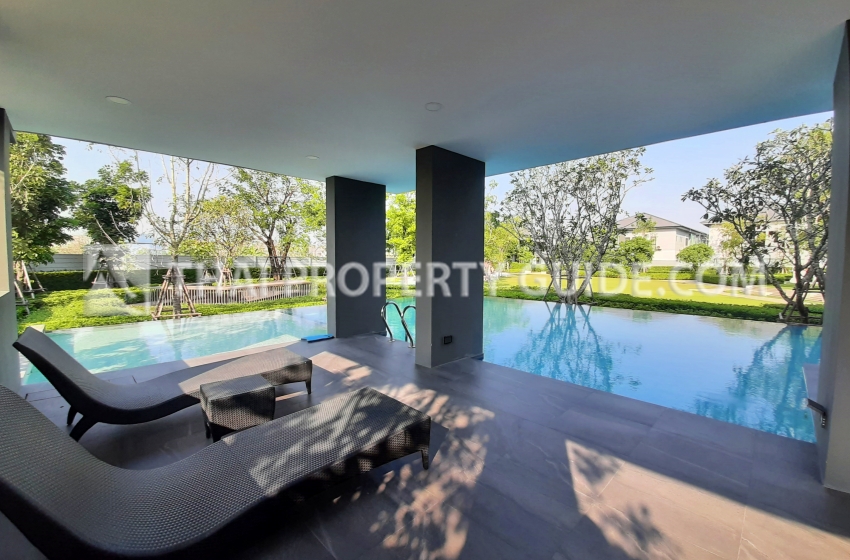 House with Shared Pool in Bangnatrad 